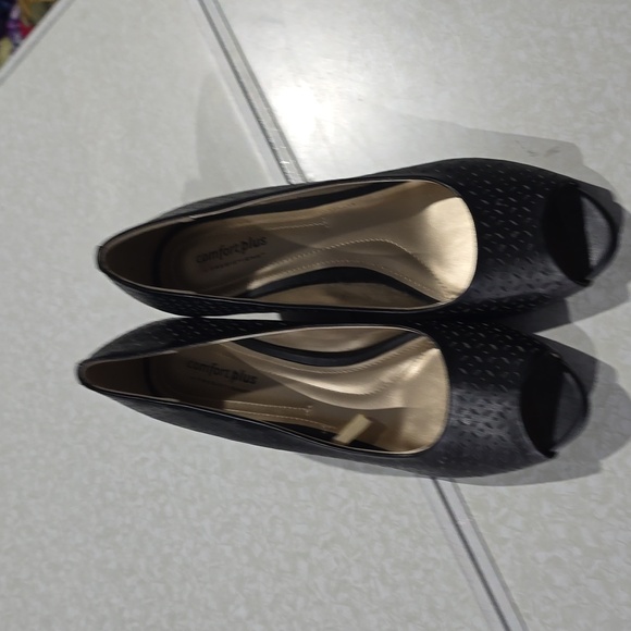 Predictions Comfort Plus  Black Peep-Toe Heels Size 9 .5 - Picture 1 of 10